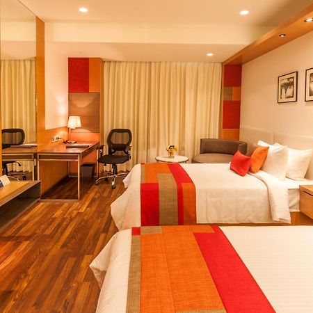Deventure Sarovar Portico Kapashera, New Delhi Exterior foto