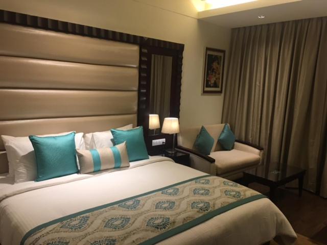 Deventure Sarovar Portico Kapashera, New Delhi Exterior foto