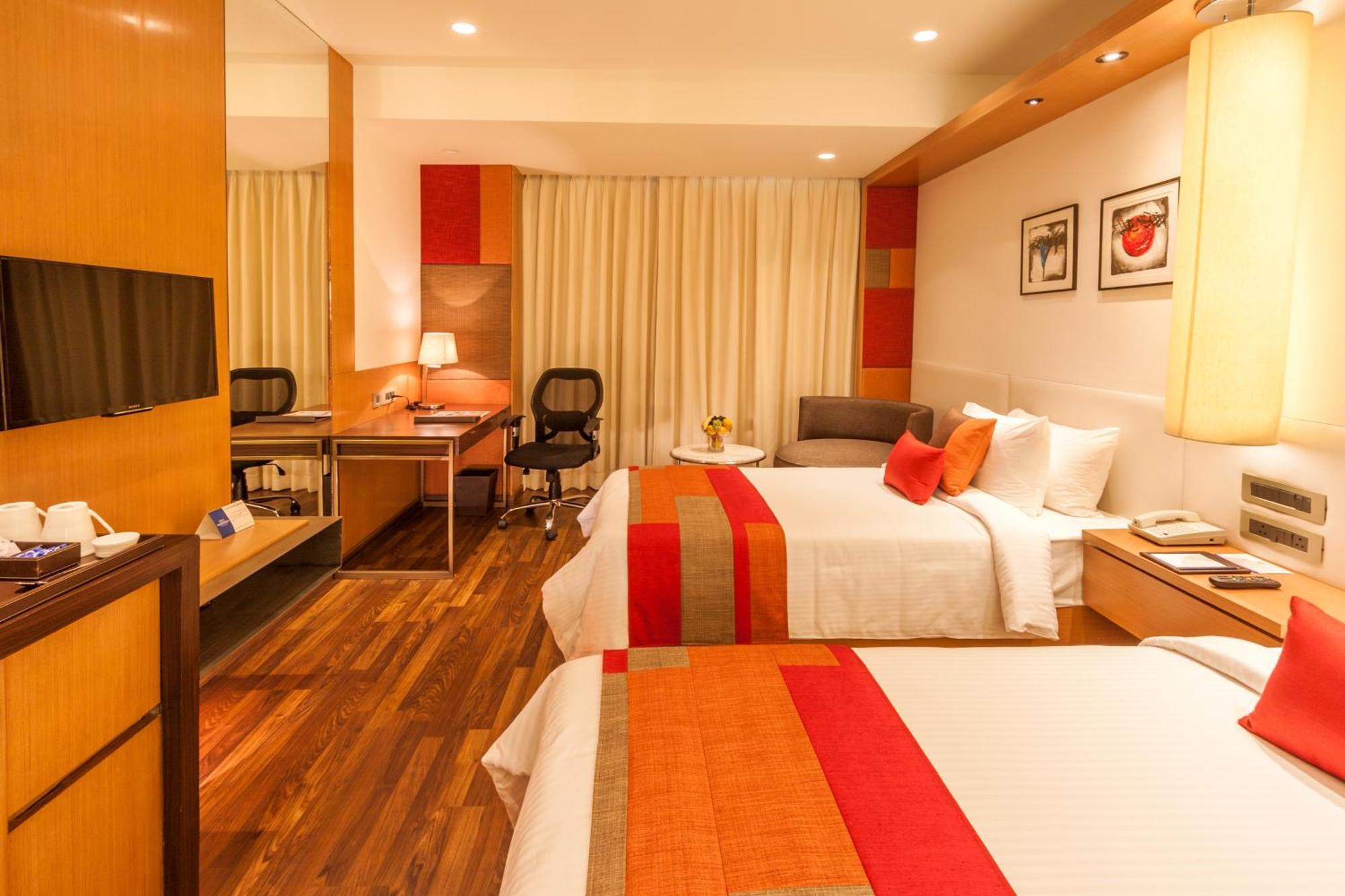 Deventure Sarovar Portico Kapashera, New Delhi Exterior foto
