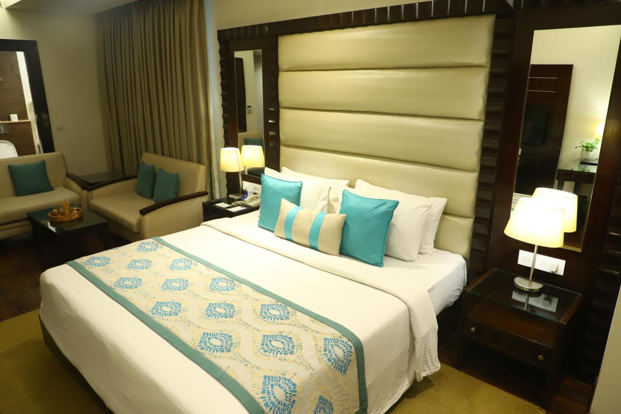 Deventure Sarovar Portico Kapashera, New Delhi Exterior foto
