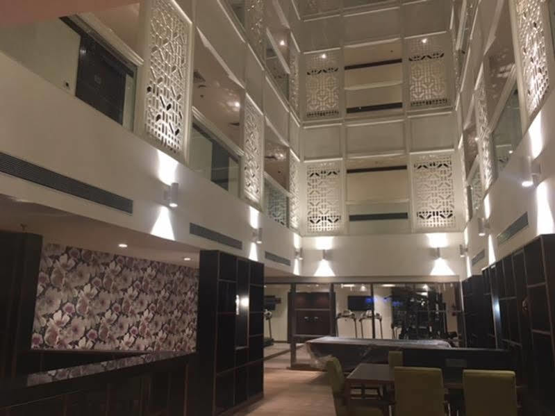 Deventure Sarovar Portico Kapashera, New Delhi Exterior foto